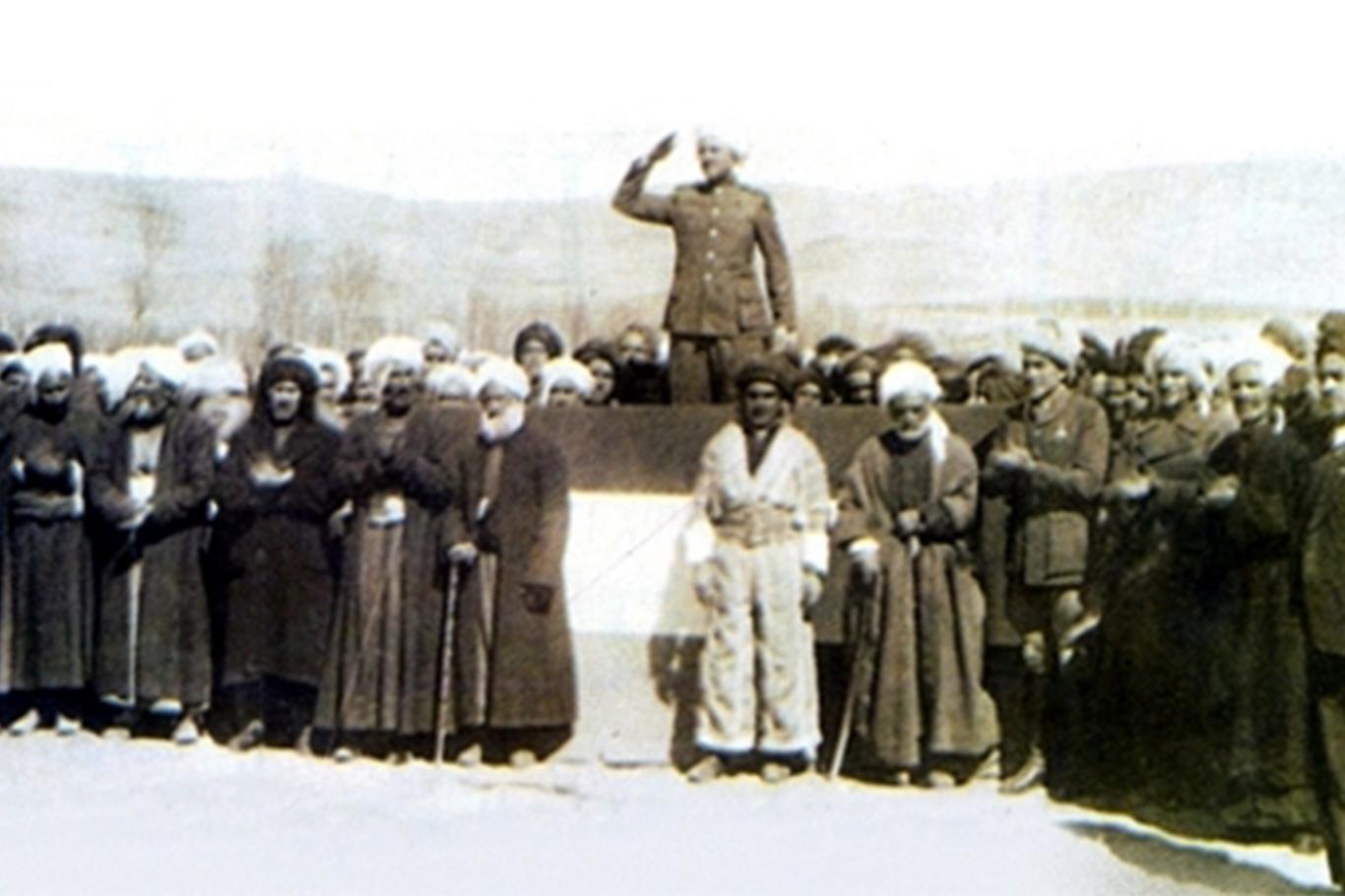 Mehabad Kürd Cumhuriyeti'nin 73'üncü yıldönümü Mehabad Kürd Cumhuriyeti'nin 73'üncü yıldönümü